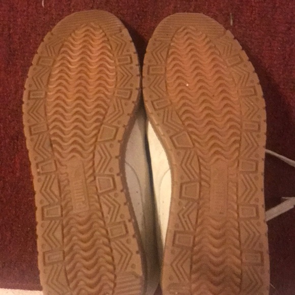 Woman’s size 10 cream and Gold pumas worn once - Picture 7 of 7